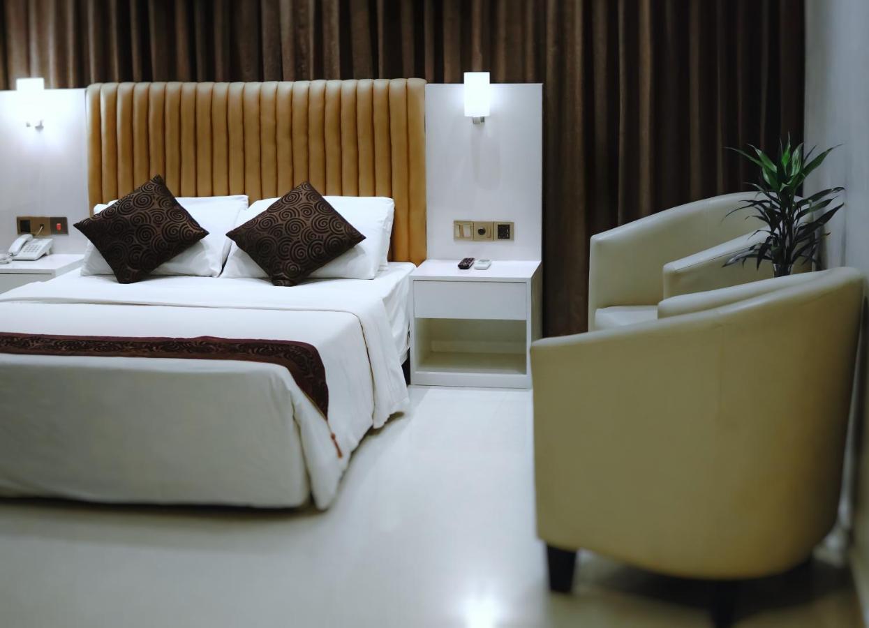 Hotel White Orchid Koks Badźar Zewnętrze zdjęcie