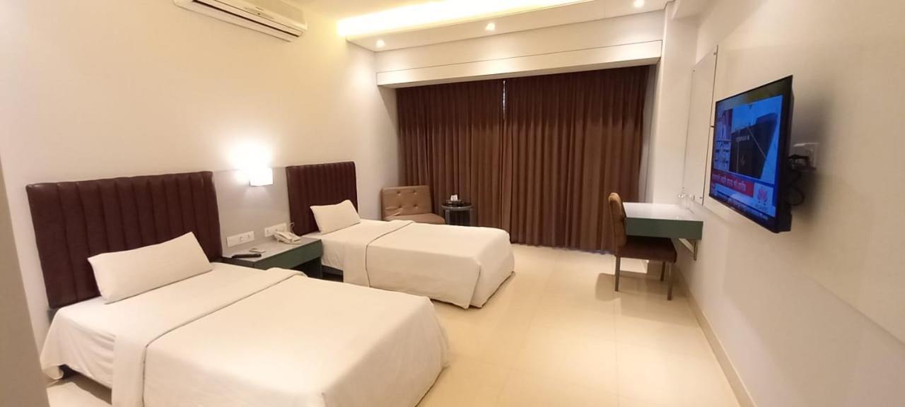 Hotel White Orchid Koks Badźar Zewnętrze zdjęcie